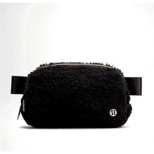NWT Lululemon Black Fleece Everywhere Belt Bag Fanny Pack Crossbody